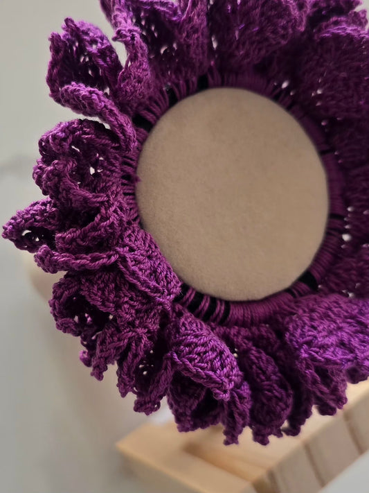 Chouchou violet avec texture crochet en relief et effet volumineux 