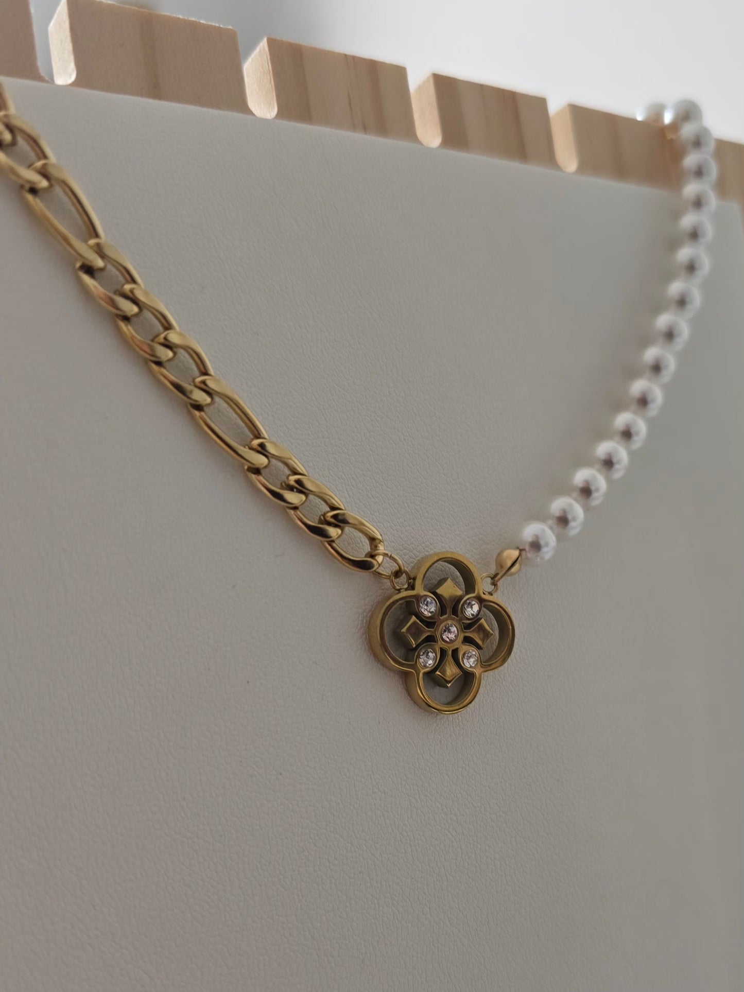 collier idéal pour un look élégant au quotidien