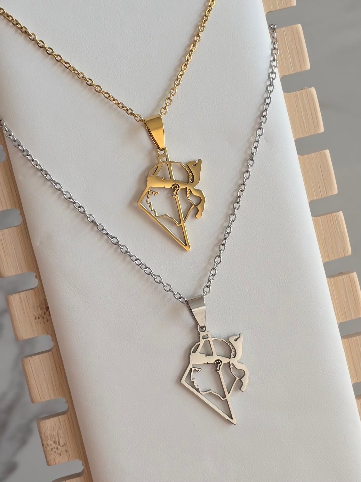 Collier Libertà doré et argenté en acier inoxydable, inspiré de la Corse et de la tête de Maure.