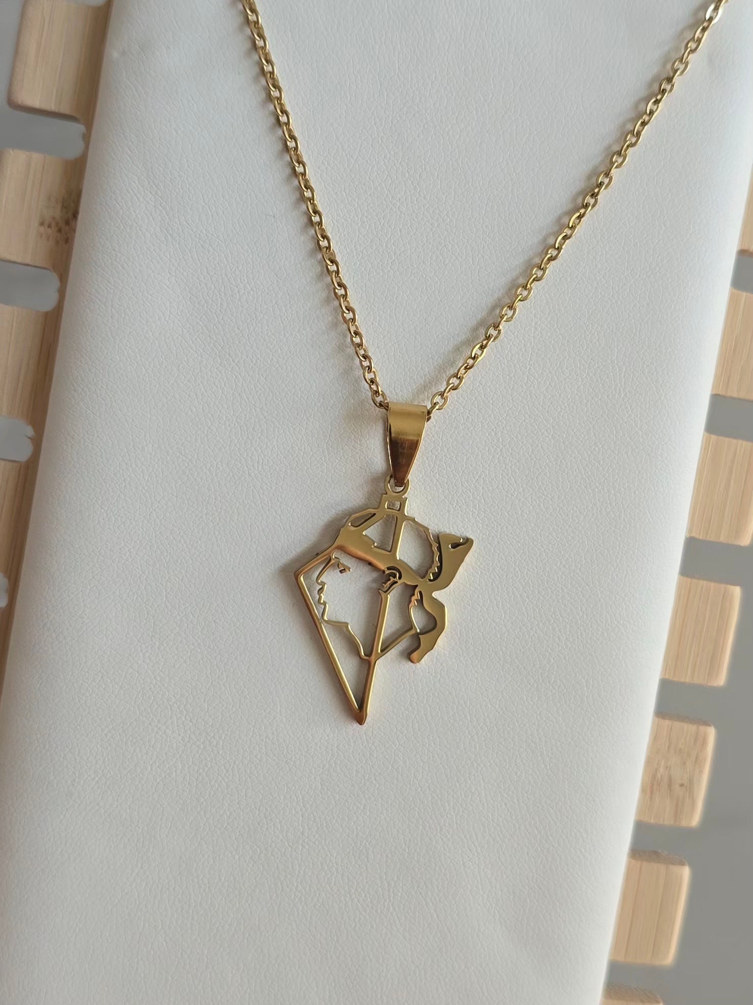 Collier Libertà doré en acier inoxydable avec pendentif Corse et Tête de Maure.