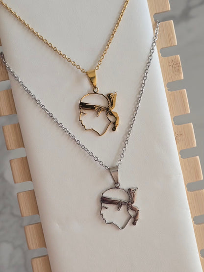 Collier Testa Mora contour en acier inoxydable avec pendentif de 2 cm et chaîne de  45 cm.