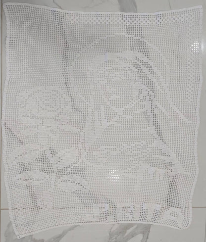 Finesse du crochet artisanal blanc réalisé à la main