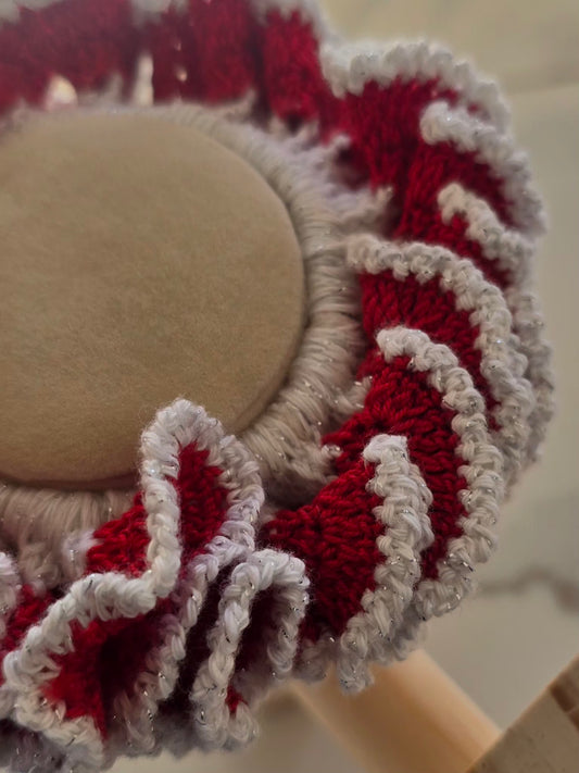 Finition lumineuse d'un gros chouchou en crochet