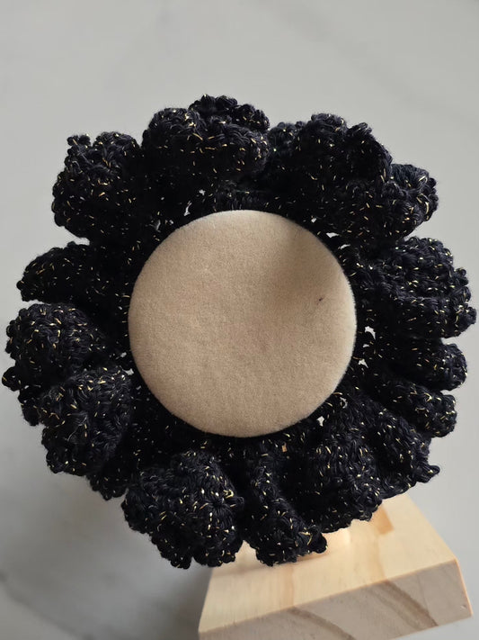 Gros chouchou noir et doré en crochet fait main