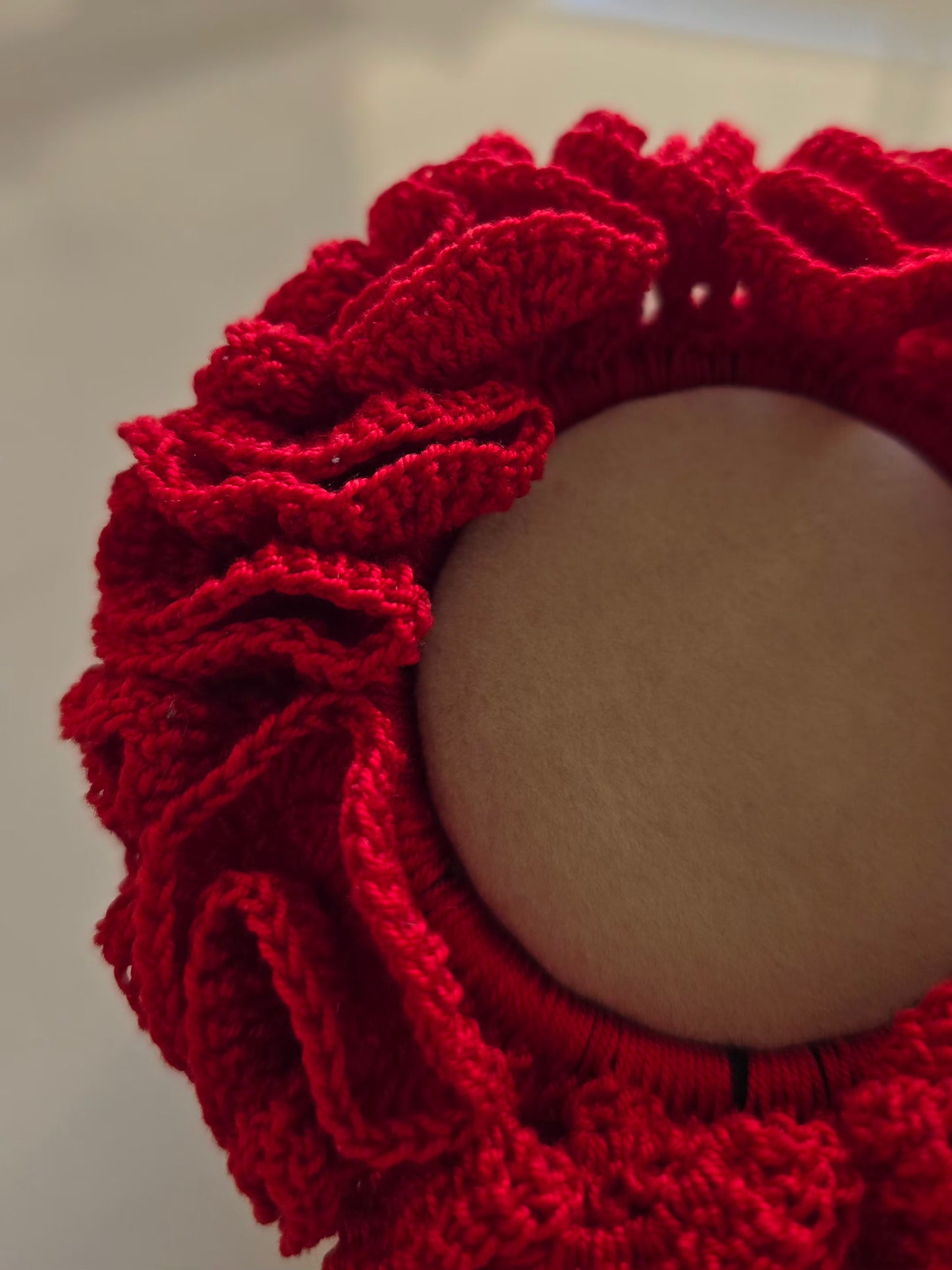 Accessoire cheveux chouchou rouge en crochet