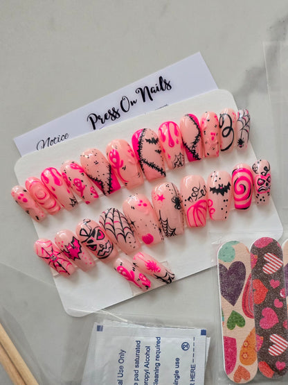 Kit complet Press On Nails Halloween avec limes, bâtonnets et lingettes - manucure rapide à domicile.