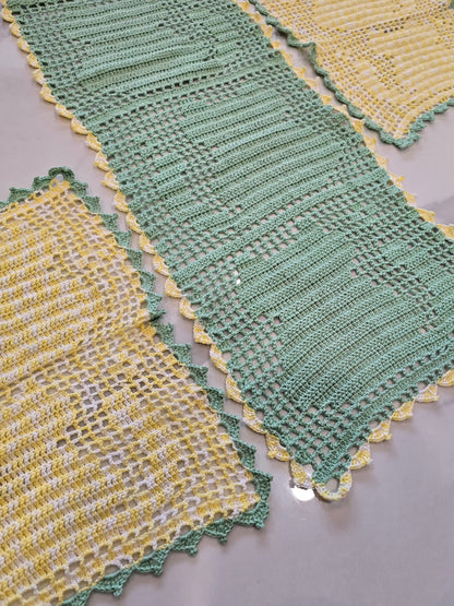 lot de napperons en crochet fait main avec motifs  chats