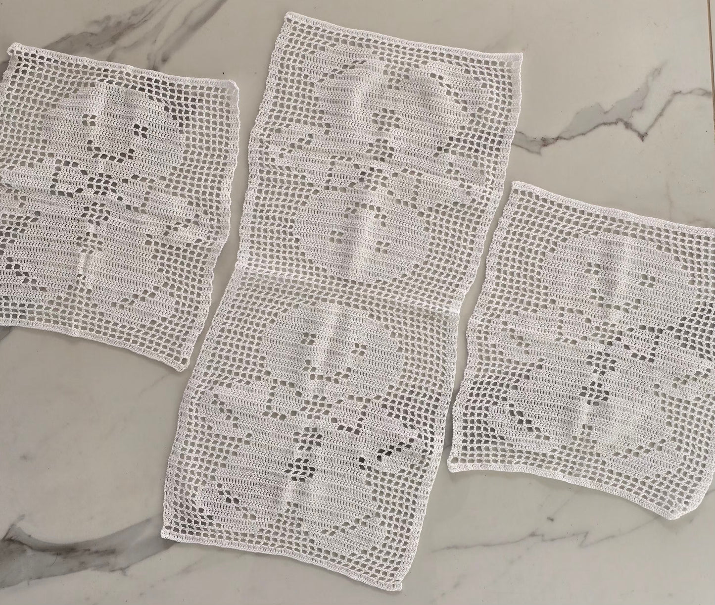 Lot de 3 napperons blanc en crochet avec motifs bonhomme pain d'épice
