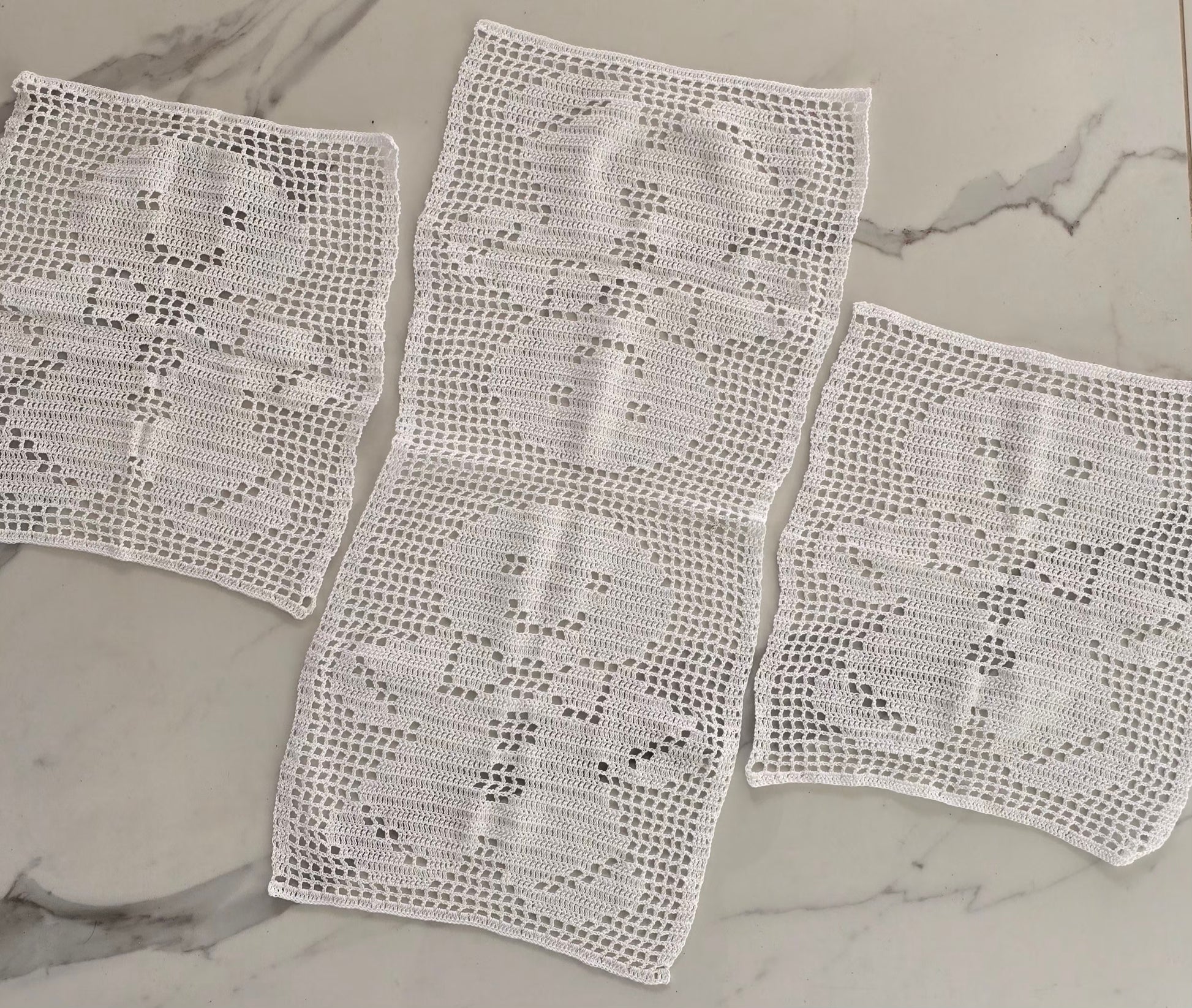 Lot de 3 napperons blanc en crochet avec motifs bonhomme pain d'épice