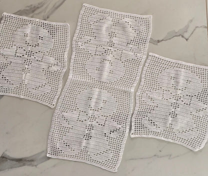 Lot de 3 napperons blanc en crochet avec motifs bonhomme pain d'épice