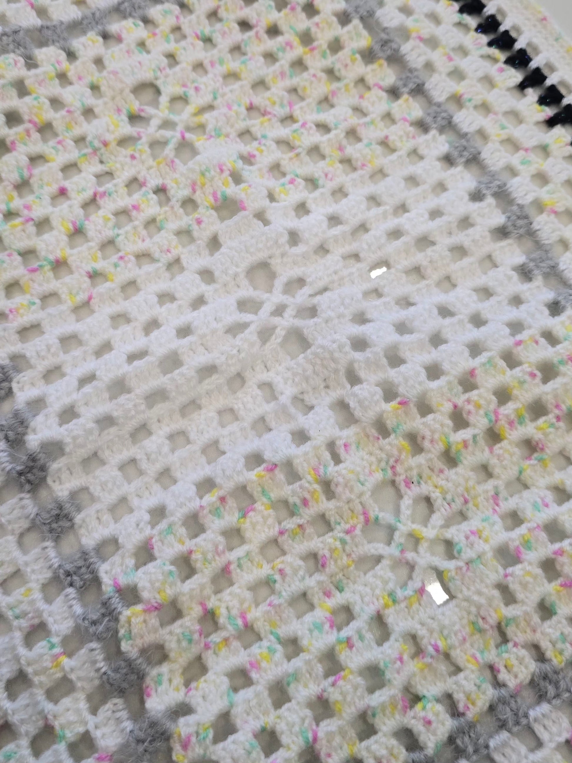 motifs ajourés réalisés au crochet