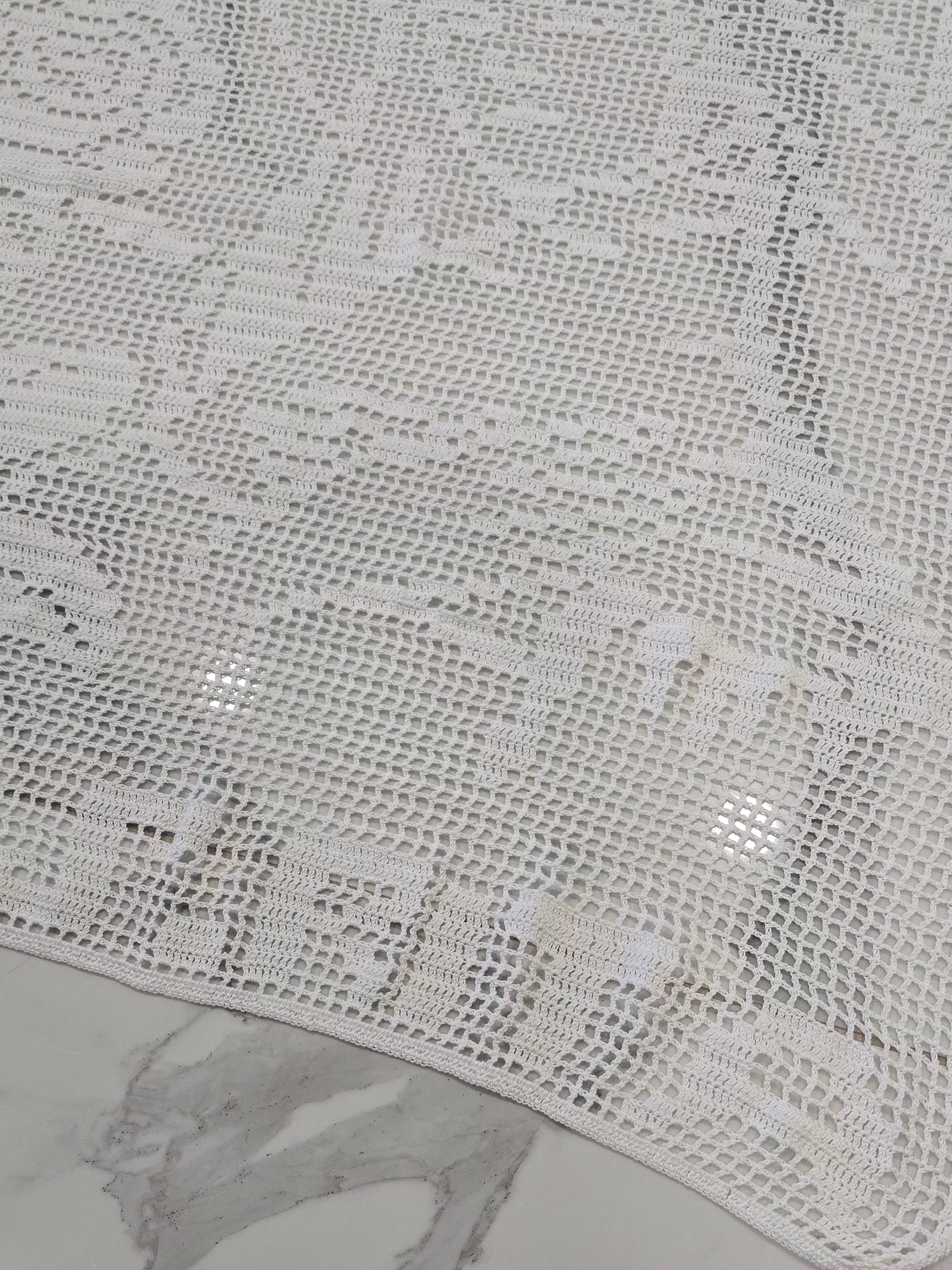 Napperon artisanal blanc au crochet en coton 100 %