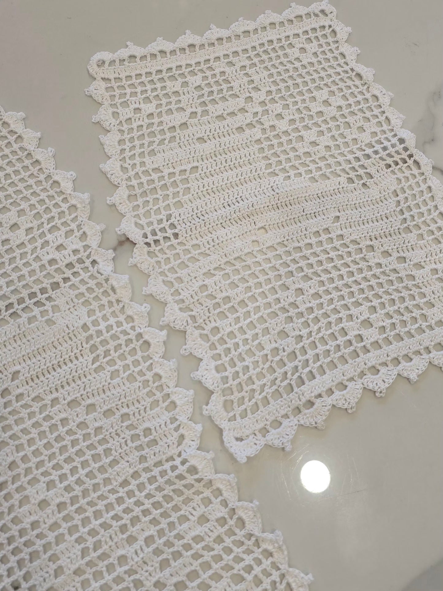 napperons crochet blanc pour décoration élégante 