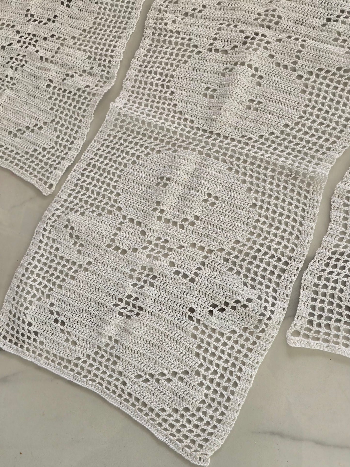 Napperons artisanaux blancs en crochet faits main