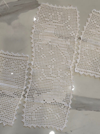 Napperons faits main en coton blanc 