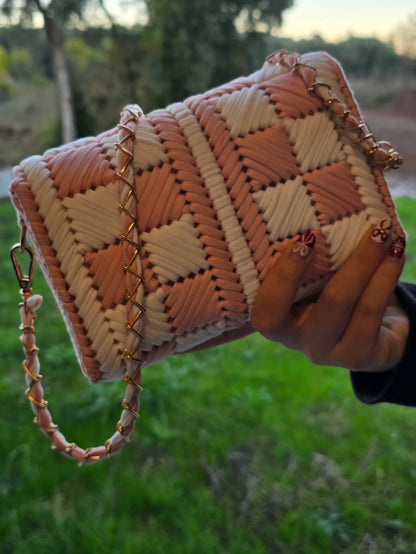 Sac artisanal élégant rose et blanc 
