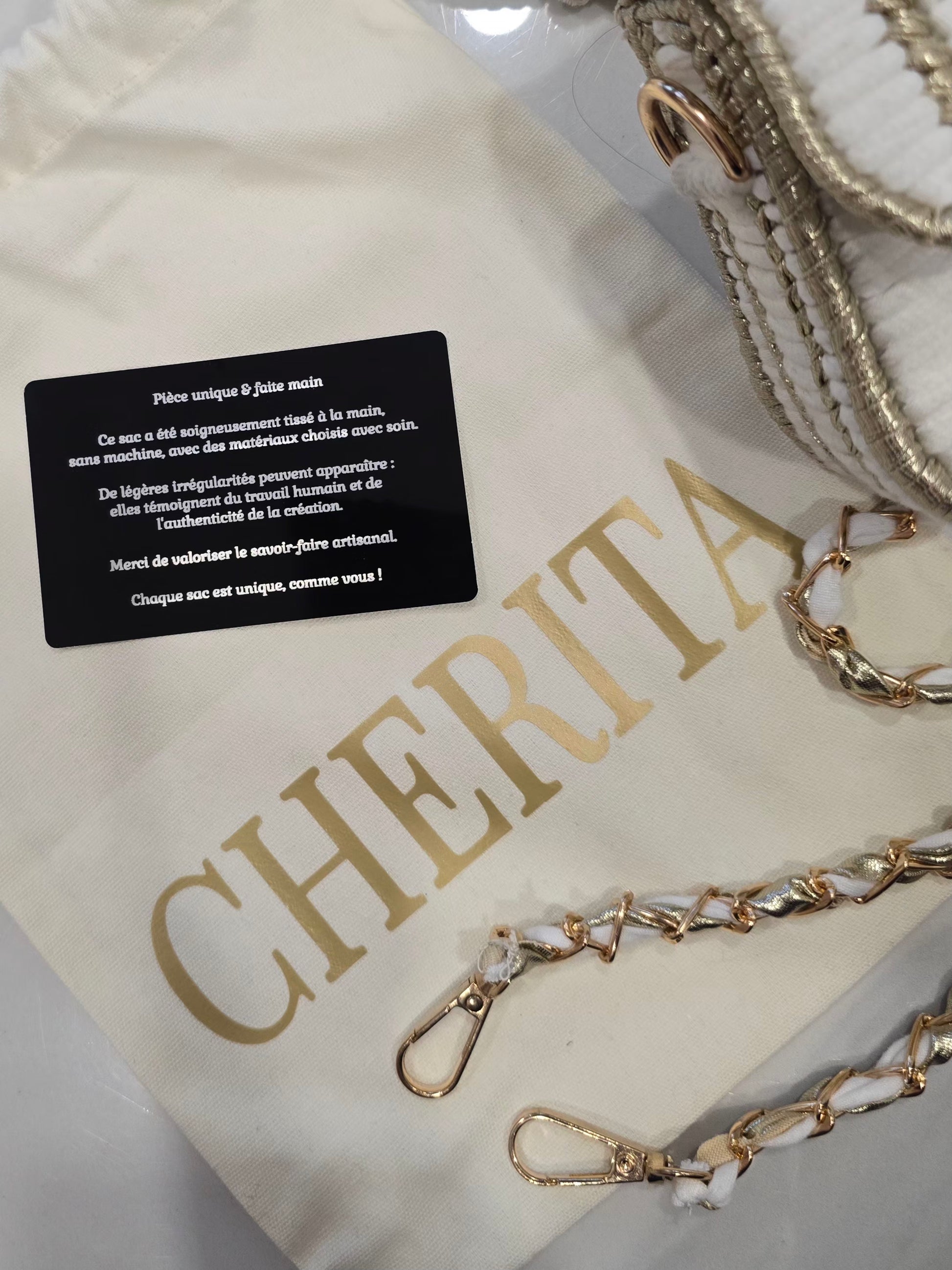 Sac artisanal blanc et doré vue arrière 