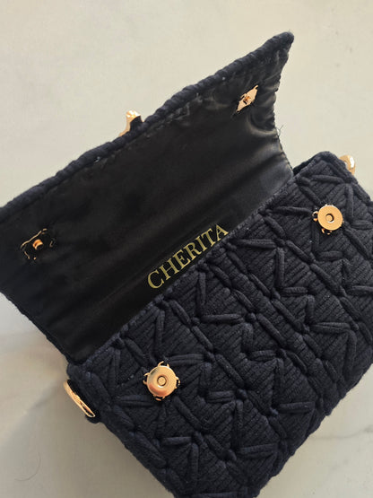 Intérieur du sac noir CHERITA avec doublure noir et boutons aimantés