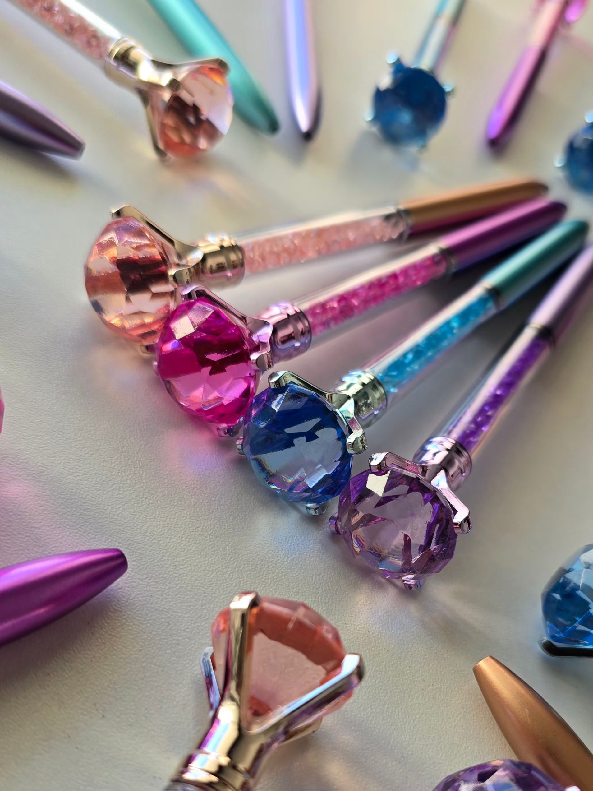 stylo fantaisie bleu avec cristal brillant