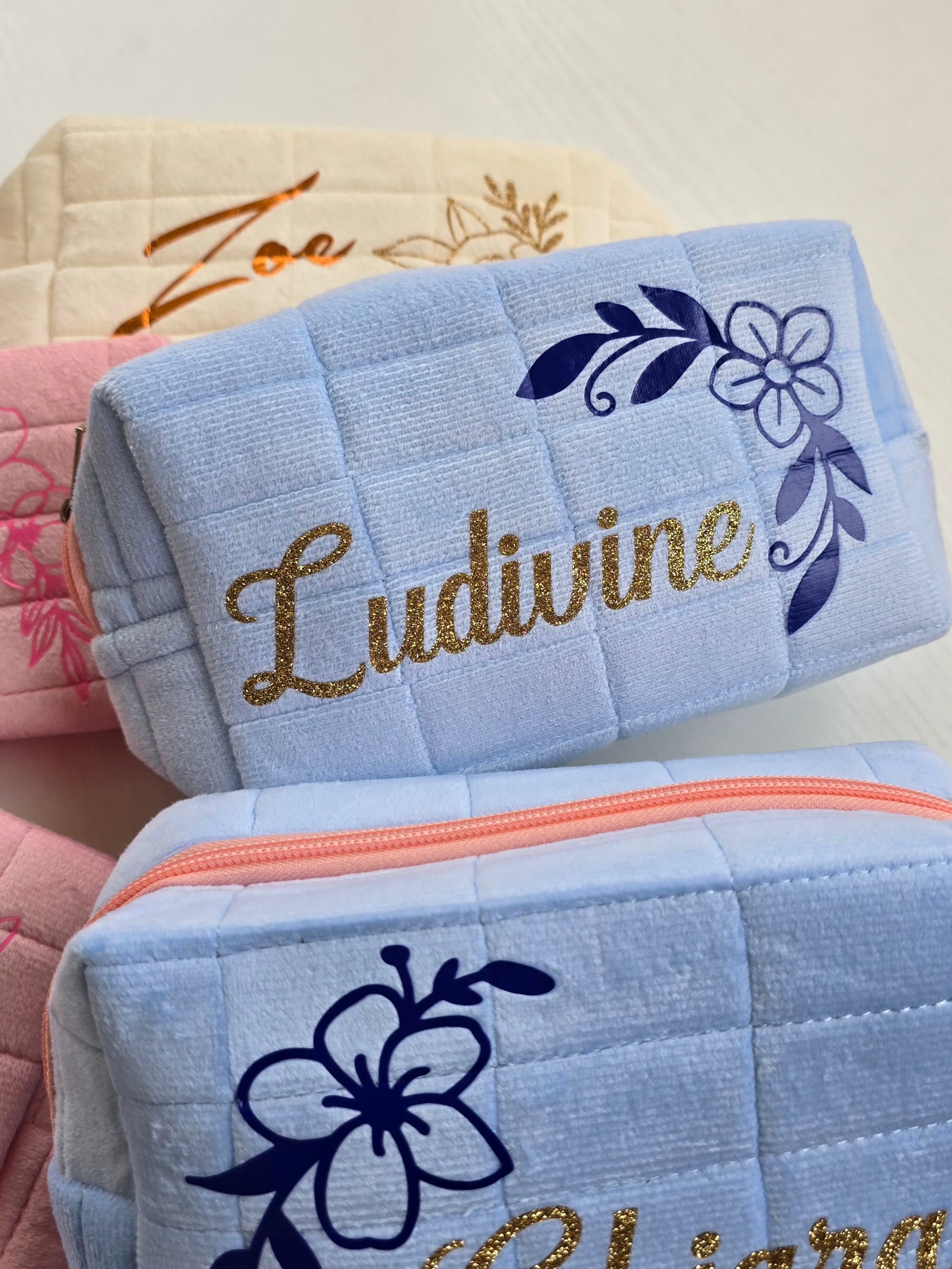 Trousse bleu unique avec le prénom Ludivine