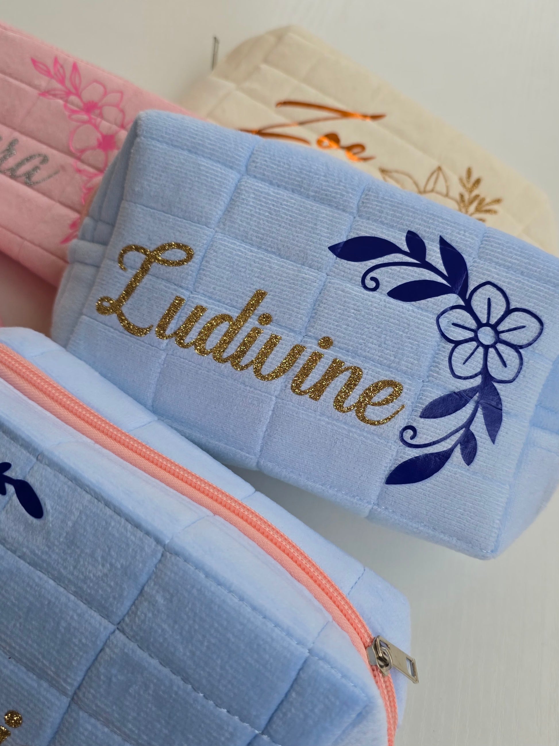 Trousse bleu unique, personnalisée avec le prénom Ludivine