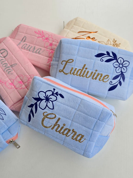 Trousses bleu personnalisées  avec prénoms Chiara et Ludivine 